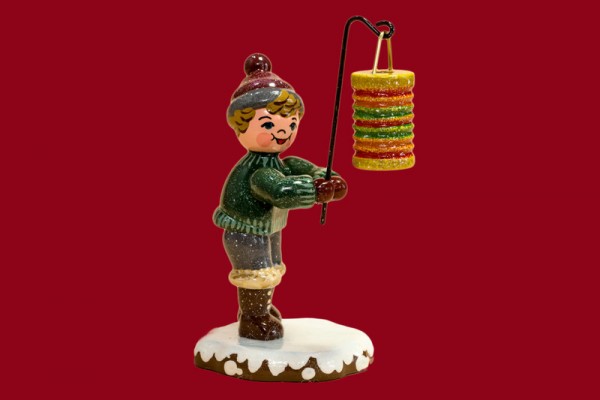 Winterkind Junge mit rundem Lampion