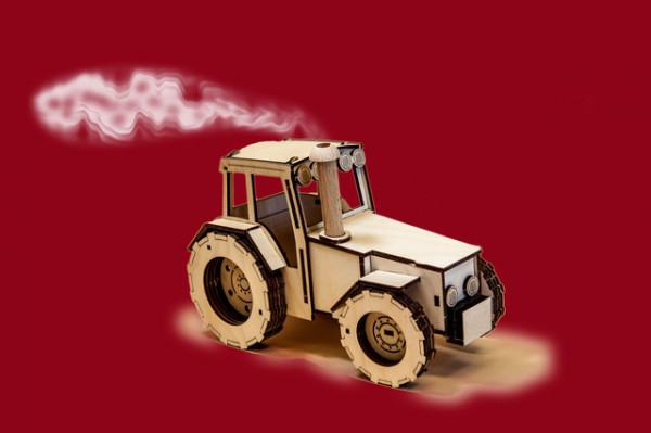 Traktor rauchend natur